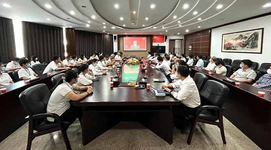 熱烈慶祝黨的二十大勝利召開(kāi) 白云山潘高壽集中收看開(kāi)幕盛況.jpg