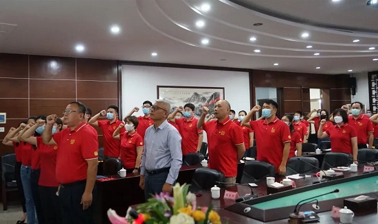 踔厲奮發(fā)向未來 勇毅前行啟新程——白云山潘高壽黨委學習貫徹黨的二十大精神專題會暨黨員表彰大會順利召開2.jpg